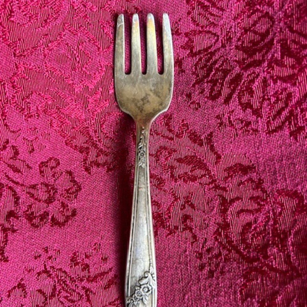 Tudor Plate Oneida Community Silver Plate Childs Small Fork